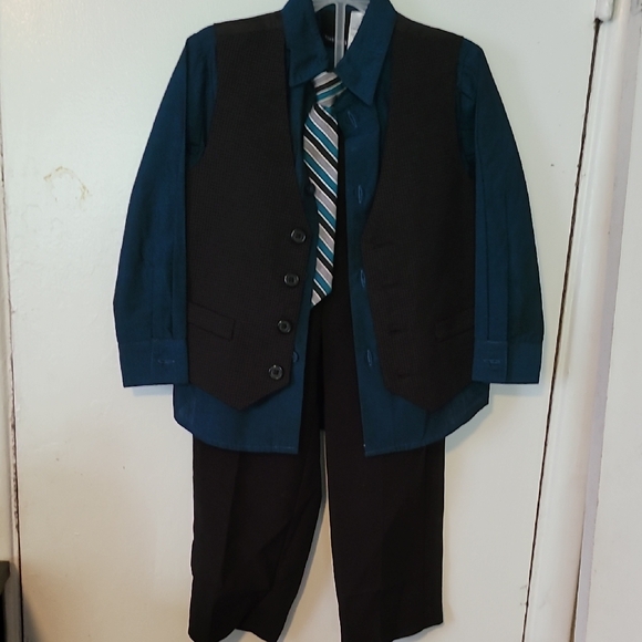 Van Heusen Boys' Navy Suit 4 Piece Set - Picture 1 of 4
